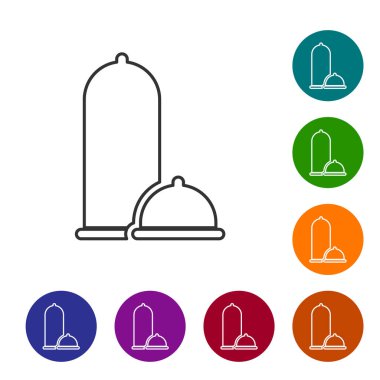 Gri çizgi prezervatif güvenli seks simgesi beyaz arka planda izole. Güvenli aşk sembolü. Erkek için kontraseptif yöntem. Renk daire düğmelerinde simgeyi ayarlayın. Vektör Illustration