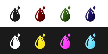 Siyah ve beyaz arka planda izole temiz su damlası simgesini ayarlayın. Vektör Illustration