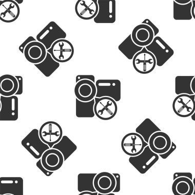 Beyaz arka planda tornavida ve anahtar simgesi izole Dikişsiz desen ile gri video kamera. Ayarlama, hizmet, ayarlama, bakım, onarım, sabitleme. Vektör Illustration