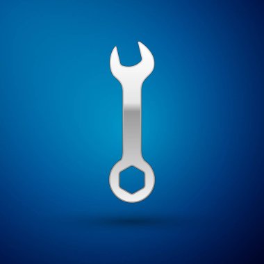 Mavi arka planda izole gümüş anahtarı simgesi. Anahtar tamir aracı. Servis aracı sembolü. Vektör Illustration