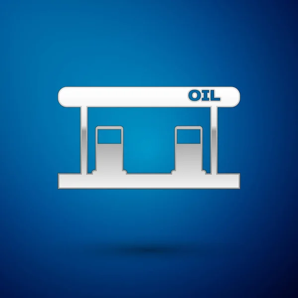 Icono de la estación de servicio Silver Gas aislado sobre fondo azul. Transporte relacionado edificio de servicio Gasolina y estación de petróleo. Ilustración vectorial — Archivo Imágenes Vectoriales