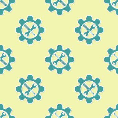 Yeşil bakım sembolü-anahtar ve tornavida dişli simgesi izole Dikişsiz desen sarı arka planda. Servis aracı sembolü. Vektör Illustration