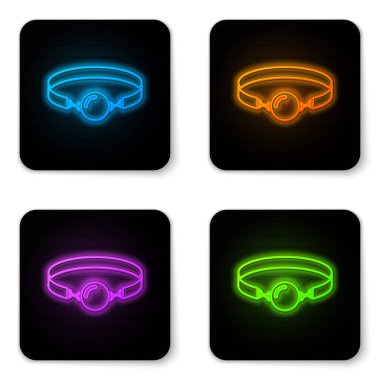 Beyaz arka planda izole deri kemer simgesi ile parlayan Neon silikon top gag. Fetiş aksesuarı. Erkek ve kadın için seks oyuncağı. Siyah kare düğmesi. Vektör Illustration