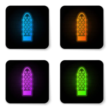 Beyaz arka planda izole edilmiş seks oyunları ikonu için parlak neon vibratör. Yetişkinler için seks oyuncağı. Samimiyet için vajinal egzersiz makineleri. Siyah kare düğme. Vektör İllüstrasyonu