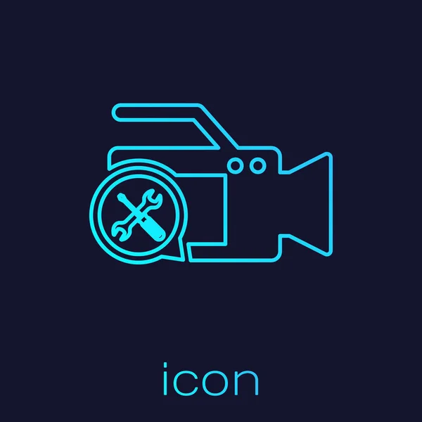 Turquoise lijn video camera met schroevendraaier en moersleutel pictogram geïsoleerd op blauwe achtergrond. Aanpassing, service, instelling, onderhoud, reparatie, bevestiging. Vector illustratie — Stockvector
