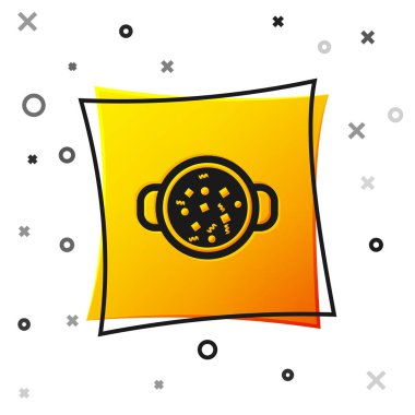 Beyaz arka planda izole pot simgesinde siyah pişirme çorbası. Kaynatın veya güveç gıda sembolü. Sarı kare düğmesi. Vektör Illustration