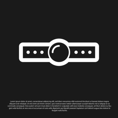 Siyah arka planda izole deri kemer simgesi ile siyah silikon top gag. Fetiş aksesuarı. Erkek ve kadın için seks oyuncağı. Vektör Illustration