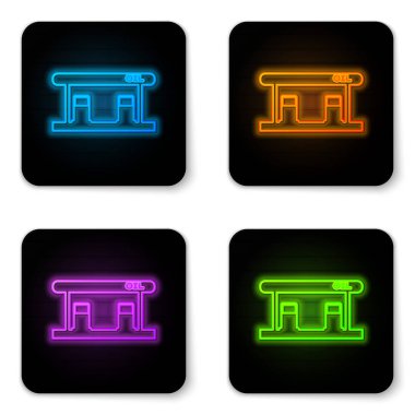 Parlayan Neon gaz dolum istasyonu simgesi beyaz arka planda izole. Taşımacılık ile ilgili hizmet binası benzin ve petrol istasyonu. Siyah kare düğmesi. Vektör Illustration