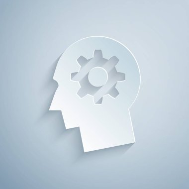 Kağıt gri arka plan üzerinde izole simge içinde dişli ile İnsan kafası kesti. Yapay zeka. Beyin işaretini düşünmek. Beynin sembol çalışması. Kağıt sanat tarzı. Vektör İllüstrasyonu