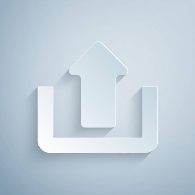 Kağıt kesme Yükleme simgesi gri arka planda yalıtılmış. Yukarı ok. Kağıt sanat tarzı. Vektör İllüstrasyonu