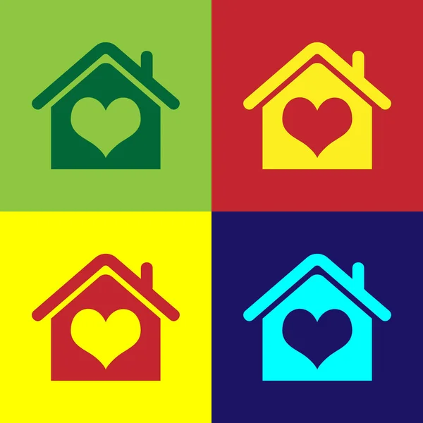 Цвет Дом с иконкой в форме сердца, выделенной на цветном фоне. Символ любви. Семья, недвижимость и недвижимость. Векторная миграция — стоковый вектор