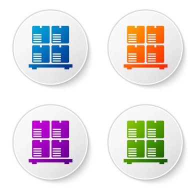 Beyaz arka planda yalıtılmış palet simgesindeki renkli Karton kutular. Kırılgan işaretleri ile kapalı karton teslimat ambalaj kutusu. Simgeleri daire düğmelerine ayarlayın. Vektör İllüstrasyonu