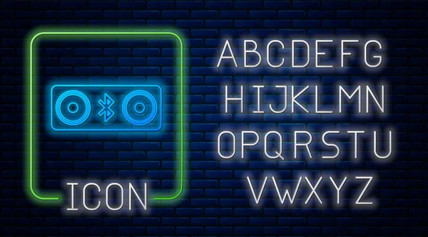 Leuchtende Leuchtneon-Bluetooth-Lautsprecher, isoliert auf Backstein-Hintergrund. Bluetooth-Stereo-Lautsprecher. Neonlicht-Alphabet. Vektorillustration — Stockvektor