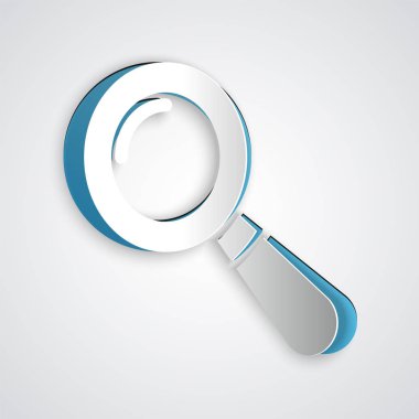Kağıt kesiği büyüteç simgesi gri arkaplanda izole edilmiş. Arama, odaklanma, yakınlaştırma, iş sembolü. Kağıt sanatı tarzı. Vektör İllüstrasyonu