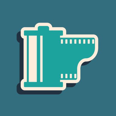 Yeşil Kamera vintage film rulo kartuş simgesi mavi arka plan üzerinde izole. Film makaralı. 35mm film kutusu. Filmşeridi fotoğrafçı ekipmanları. Uzun gölge stili. Vektör İllüstrasyonu