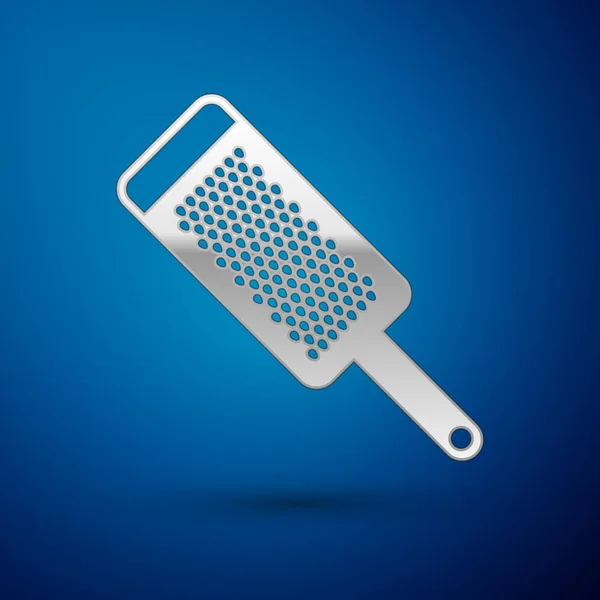 Ícone Grater prata isolado no fundo azul. Símbolo da cozinha. Utensílio de cozinha. Sinal de talheres. Ilustração vetorial —  Vetores de Stock