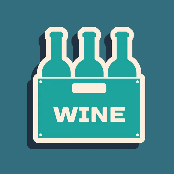 Botellas verdes de vino en una caja de madera icono aislado sobre fondo azul. Botellas de vino en un icono de caja de madera. Estilo de sombra larga. Ilustración vectorial — Archivo Imágenes Vectoriales