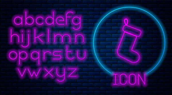 Leuchtende neonfarbene Weihnachtssocken Ikone isoliert auf Backsteinwand Hintergrund. Neonlicht-Alphabet. Vektorillustration — Stockvektor