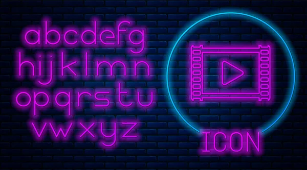 Izzó neon Play Video ikon izolált téglafal háttérben. Filmszalag játékjellel. Neonfény ábécé. Vektoros illusztráció — Stock Vector