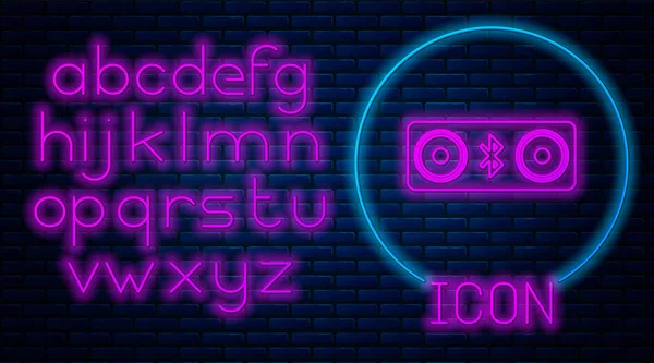 Świecące Neon Bluetooth głośniki ikona izolowane na tle muru ceglanego. Głośnik stereo Bluetooth. Neon światła alfabetu. Ilustracja wektorowa — Wektor stockowy