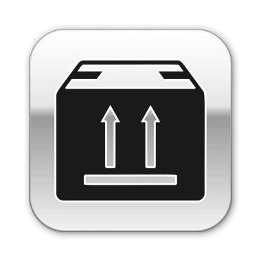 Beyaz arka planda izole trafik sembolü simgesi ile Siyah Karton kutu. Kutu, paket, paket tabelası. Teslimat, nakliye ve nakliye. Gümüş kare düğme. Vektör İllüstrasyonu