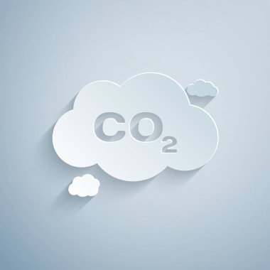 Kağıt, gri arka planda izole edilmiş bulut simgesindeki Co2 emisyonlarını azaltır. Karbondioksit formülü sembolü, sis kirliliği kavramı, çevre kavramı. Kağıt sanat tarzı. Vektör İllüstrasyonu