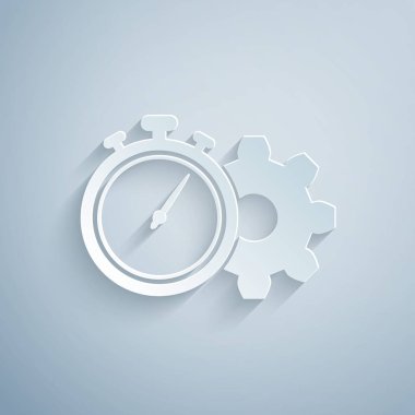 Kağıt kesme Zaman Yönetimi simgesi gri arka planda yalıtılmış. Saat ve dişli işareti. Verimlilik sembolü. Kağıt sanat tarzı. Vektör İllüstrasyonu