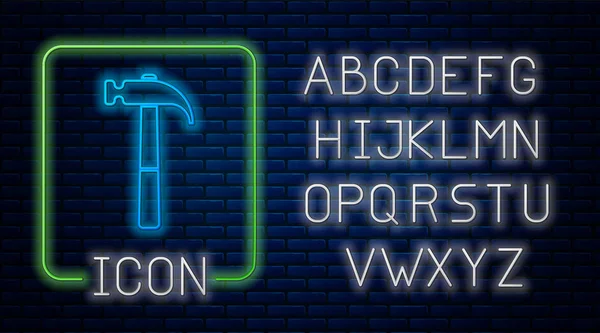 Leuchtende Neon-Hammer-Symbol isoliert auf Backstein-Wand-Hintergrund. Werkzeug zur Reparatur. Neonlicht-Alphabet. Vektorillustration — Stockvektor