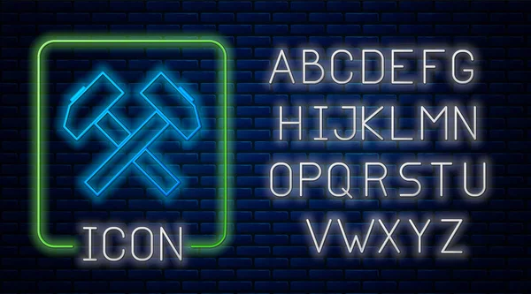 Leuchtende Neon zwei gekreuzte Hämmer Symbol isoliert auf Backsteinwand Hintergrund. Werkzeug zur Reparatur. Neonlicht-Alphabet. Vektorillustration — Stockvektor