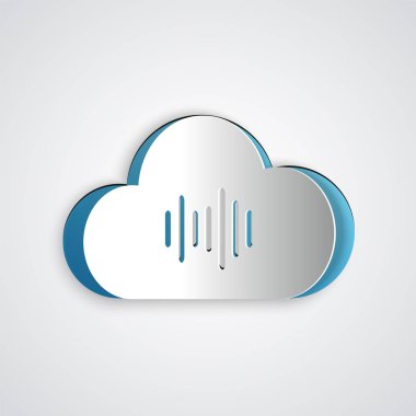 Kağıt kesme Müzik akış hizmeti simgesi gri arka planda yalıtılmış. Ses bulut bilgi işlem, online medya akışı, online şarkı, ses dalgası. Kağıt sanat tarzı. Vektör İllüstrasyonu