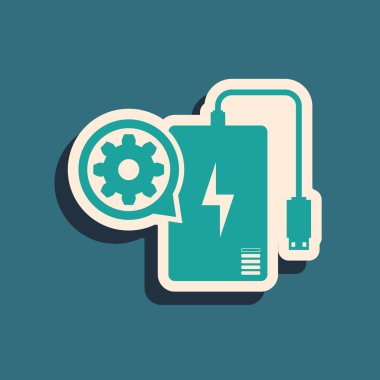 Mavi arka plan üzerinde izole şarj kablosu ve dişli simgesi ile Yeşil Güç bankası. Uygulama, servis konsepti, ayar seçenekleri, bakım, onarım ayarlama. Uzun gölge stili. Vektör İllüstrasyonu