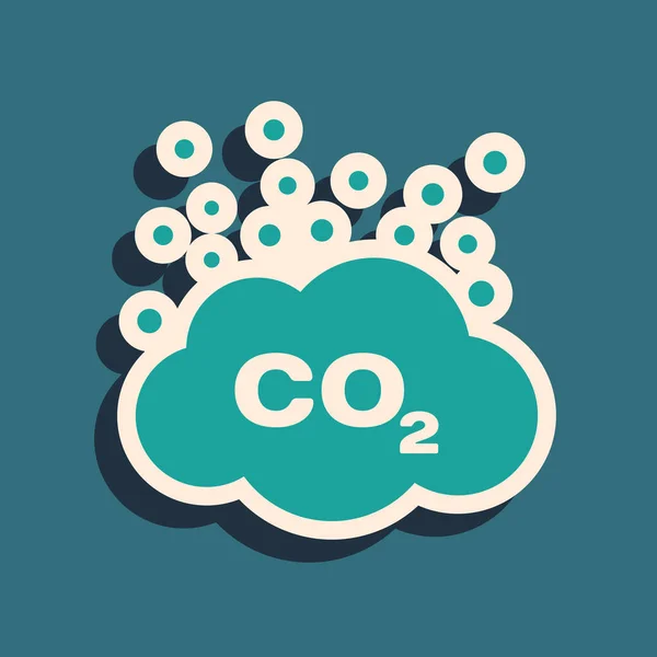 Green CO2 emissions in cloud icon isolated on blue background. Carbon dioxide formula symbol, smog pollution concept, environment concept. Long shadow style. Vector Illustration — Stock Vector