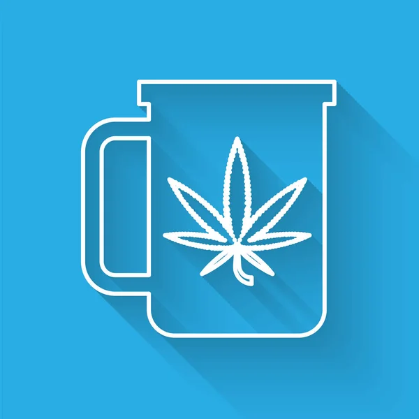 Biała linia herbata Cup z marihuany lub ikona liści konopi izolowane z długim cieniem. Legalizacja marihuany. Symbol konopi. Ilustracja wektorowa — Wektor stockowy