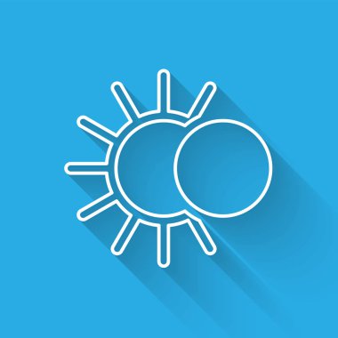 Güneş tutulmasının beyaz çizgi simgesi uzun gölgelerle izole edilmiş. Tam sonar tutulması. Vektör İllüstrasyonu