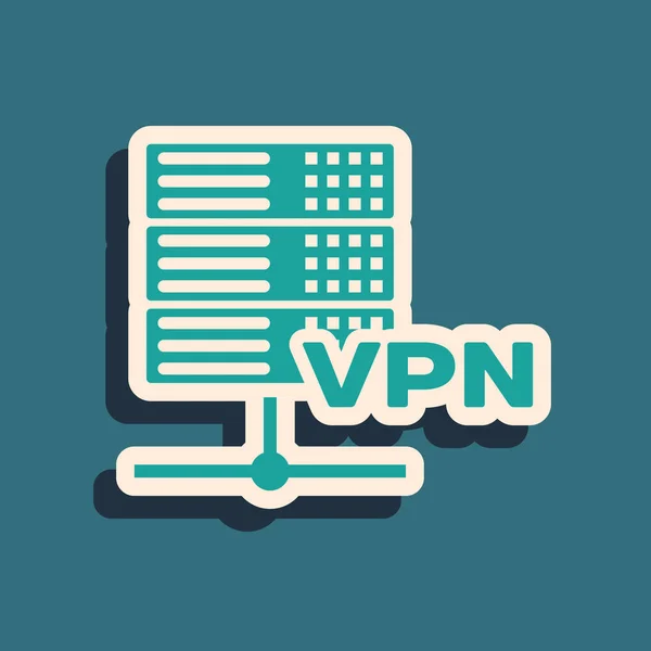 Иконка Green Server VPN выделена на синем фоне. Длинный стиль тени. Векторная миграция — стоковый вектор