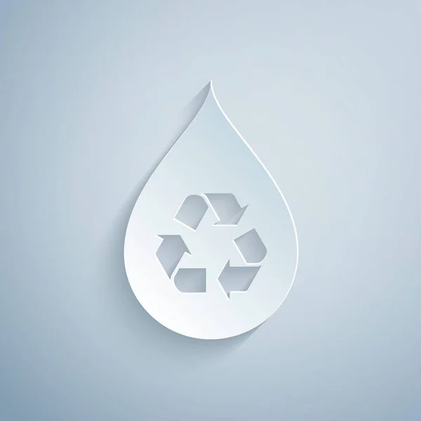 Papierschnitt Recycle clean aqua icon isoliert auf grauem Hintergrund. Wassertropfen mit Zeichenrecycling. Papierkunst. Vektorillustration — Stockvektor