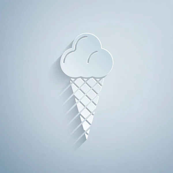 Papír řeže zmrzlinu ve vaflovacím kuželu ikona izolované na šedém pozadí. Pěkný symbol. Papírový styl. Vektorová ilustrace — Stockový vektor