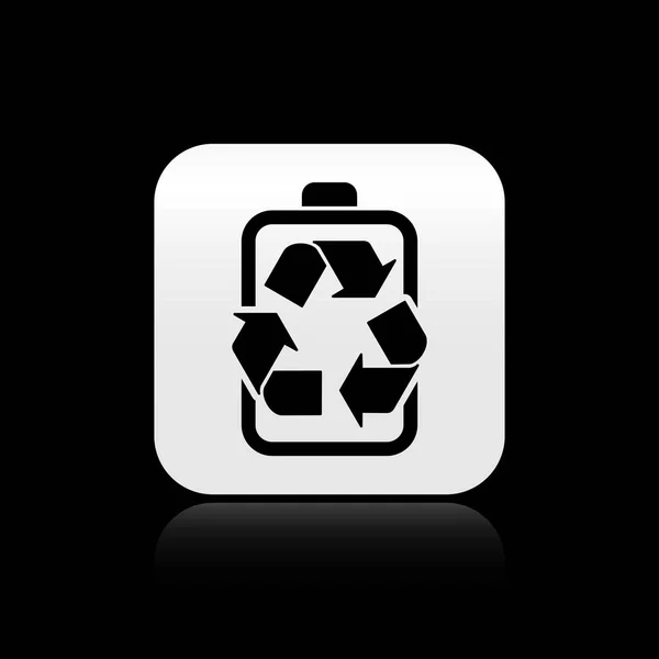 Batería negra con icono de línea de símbolo de reciclaje aislado sobre fondo negro. Batería con símbolo de reciclaje - concepto de energía renovable. Botón cuadrado plateado. Ilustración vectorial — Vector de stock