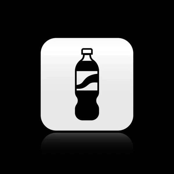 Чорна пляшка значка води ізольована на чорному тлі. Знак содового напою з акваріума. Срібна квадратна кнопка. Векторна ілюстрація — стоковий вектор