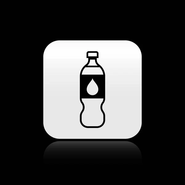 Svart flaska vatten ikon isolerad på svart bakgrund. Läsk Aqua drink skylt. Silver fyrkantig knapp. Vektor illustration — Stock vektor