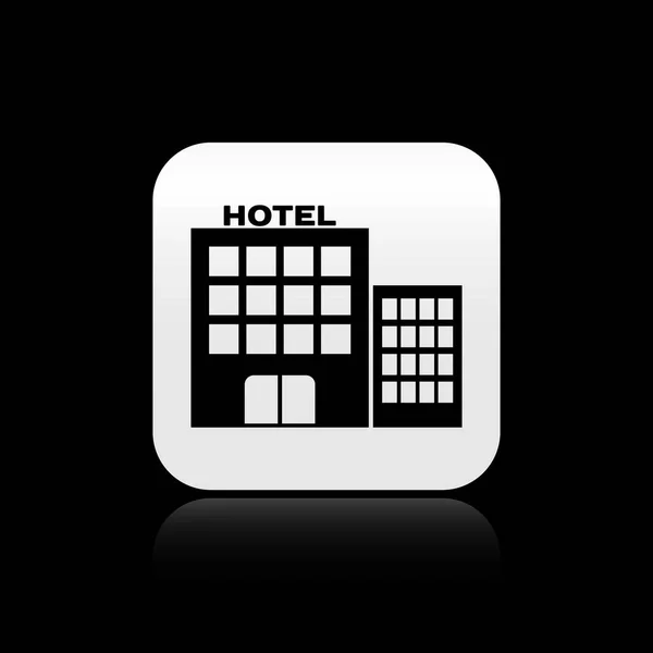 Schwarze Hotelbau-Ikone isoliert auf schwarzem Hintergrund. Silberner quadratischer Knopf. Vektorillustration — Stockvektor