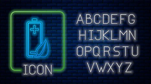 Néon brilhante Eco folha da natureza e ícone da bateria isolado no fundo da parede de tijolo. Energia baseada no conceito de economia de ecologia. Alfabeto claro de néon. Ilustração vetorial — Vetor de Stock