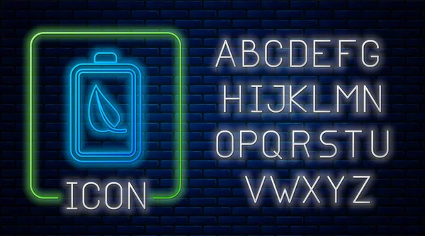 Néon brilhante Eco folha da natureza e ícone da bateria isolado no fundo da parede de tijolo. Energia baseada no conceito de economia de ecologia. Alfabeto claro de néon. Ilustração vetorial — Vetor de Stock