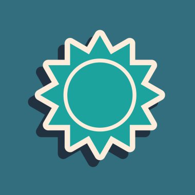 Yeşil Güneş simgesi mavi arka plan üzerinde izole. Uzun gölge stili. Vektör İllüstrasyonu