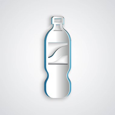 Kağıt kesiği, gri arkaplanda izole edilmiş bir şişe su ikonu. Soda su içme tabelası. Kağıt sanatı tarzı. Vektör İllüstrasyonu