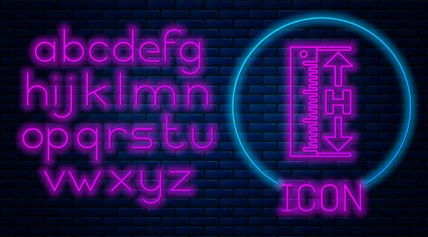 Gloeiende neon De meethoogte en -lengte icoon geïsoleerd op bakstenen wandachtergrond. Heerser, straightedge, schaalsymbool. Neon licht alfabet. Vector Illustratie — Stockvector