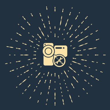 Koyu mavi arkaplanda izole edilmiş tornavida ve anahtar ikonlu bej video kamera. Ayarlama, servis, ayar, bakım, onarım, onarım. Soyut çember rastgele noktalar. Vektör İllüstrasyonu