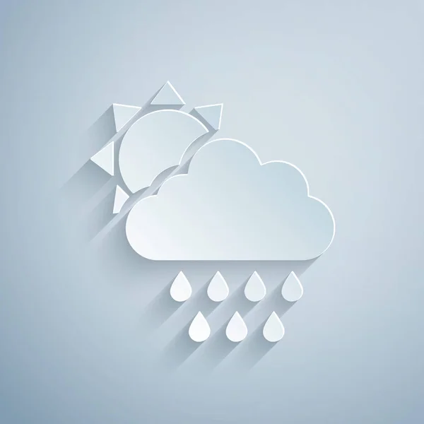 Papier gesneden Wolk met regen en zon pictogram geïsoleerd op grijze achtergrond. Regenwolk neerslag met regendruppels. Papierkunst stijl. Vector Illustratie — Stockvector