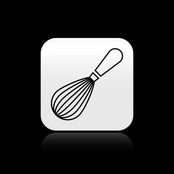 Icono de batidor de cocina negra aislado sobre fondo negro. Utensil de cocina, batidor de huevos. Signo de cubertería. Comida mezcla símbolo. Botón cuadrado plateado. Ilustración vectorial — Vector de stock