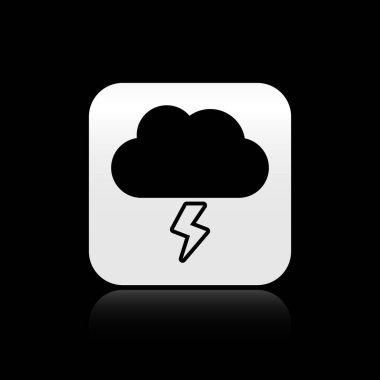 Siyah arka planda yalıtılmış Black Storm simgesi. Bulut ve şimşek işareti. Fırtınanın hava ikonu. Gümüş kare düğme. Vektör İllüstrasyonu
